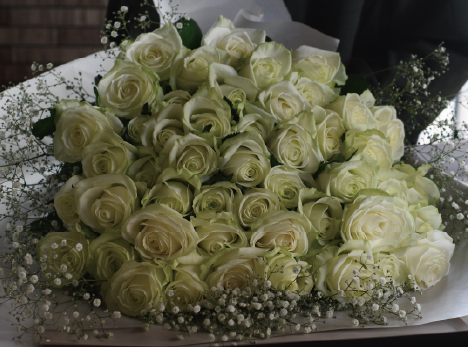 薔薇の花束づくりとラッピングのこだわり｜The Rose Bouquet