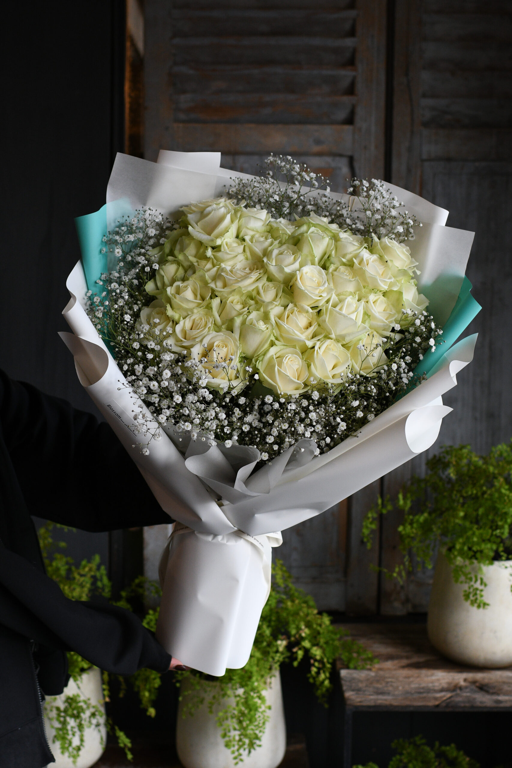 「アイスブルー×白薔薇」プロポーズリングドレスブーケ