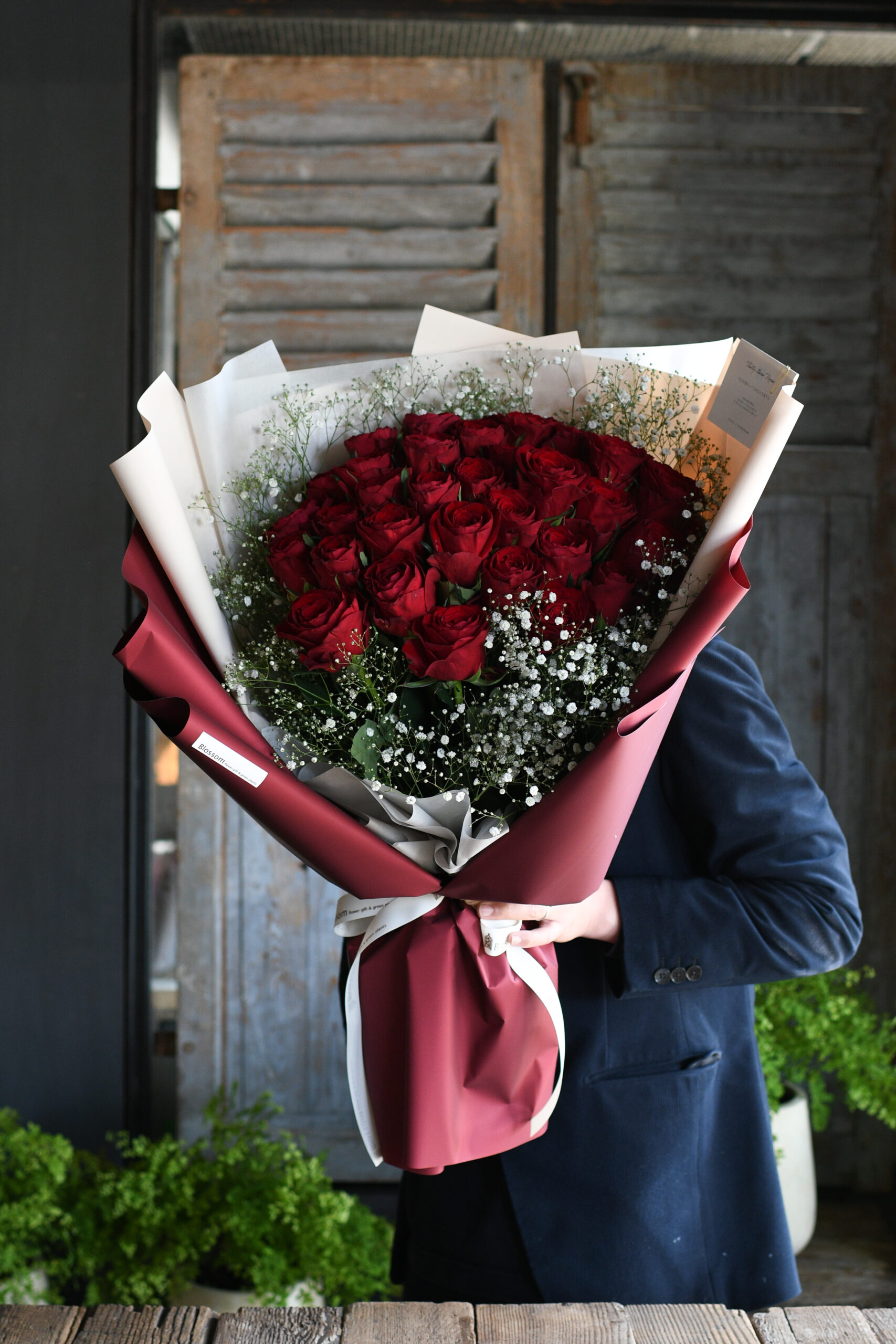 赤薔薇33本のドレスブーケ(韓国風ラッピング)