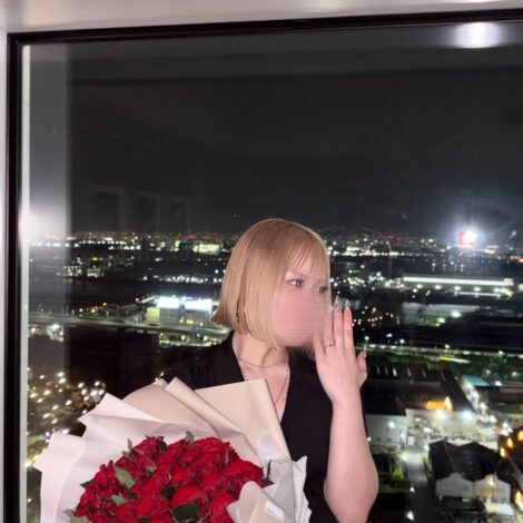 生まれ変わってもあなたを愛したいという気持ちが花束からも伝わってくるようなお花でした。