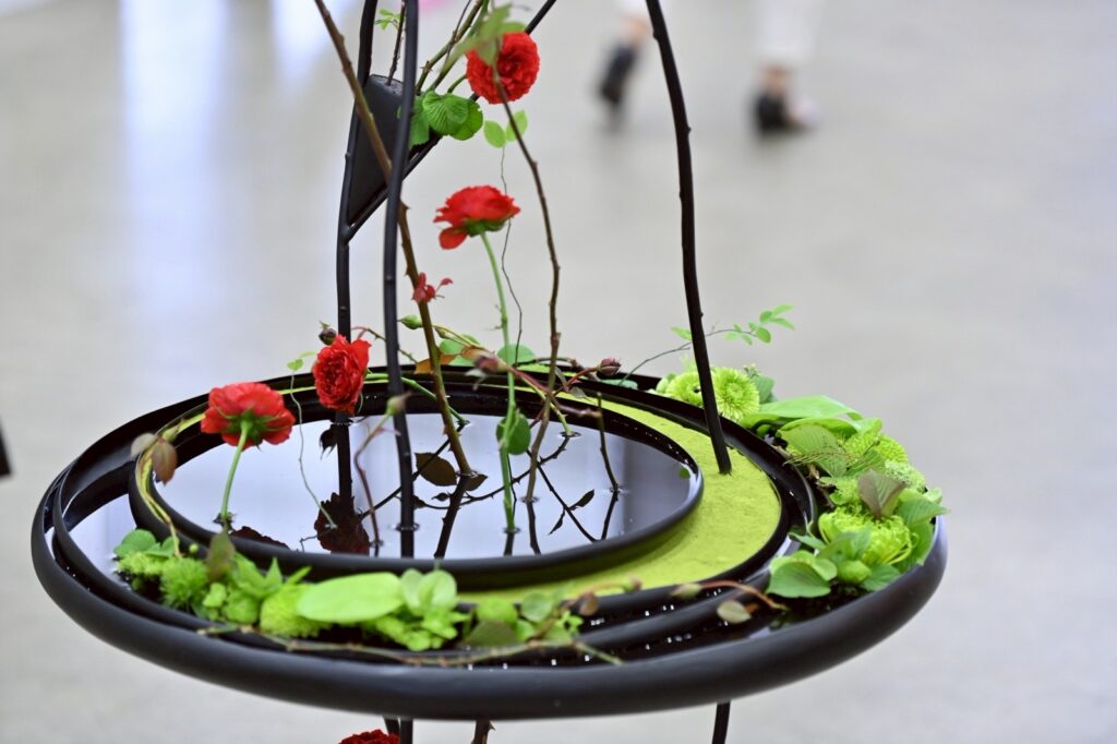 赤い薔薇を使ったフラワーデザインコンテスト作品