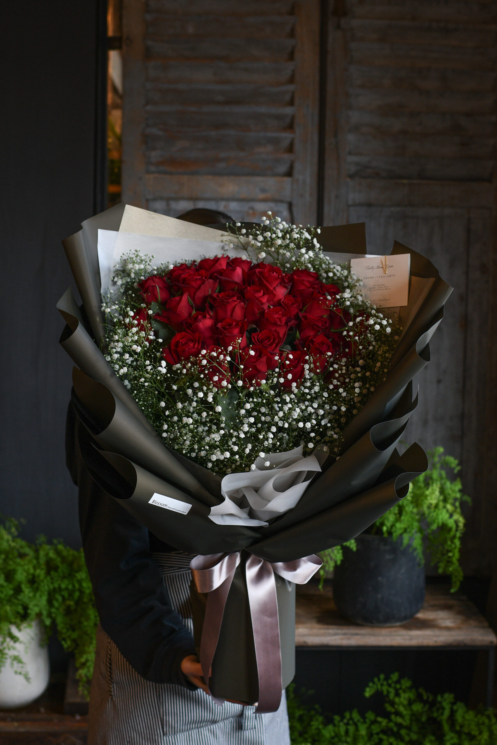 「ブロンズ×赤薔薇」プロポーズリングドレスブーケ